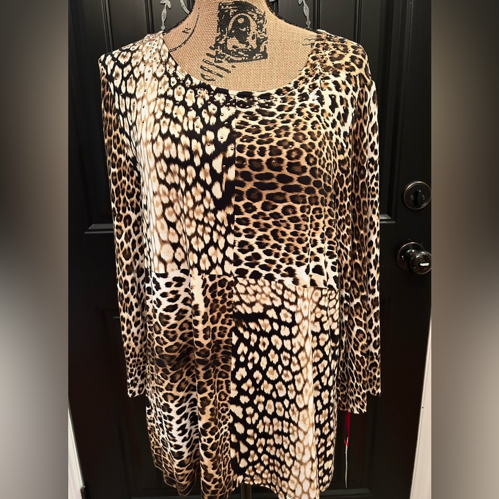 ✔️ NWT Ruby Rd Leopard Top Size Large